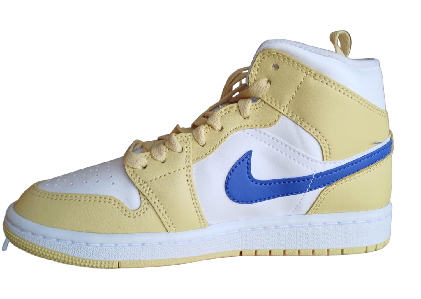 Tenis  air jordán 1 mid blanco, amarillo
